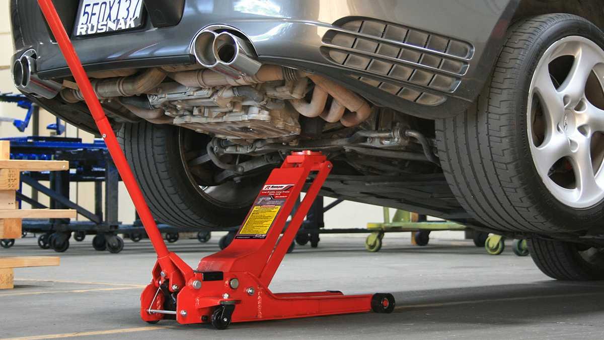 Best floor jack lifting the rear of a car