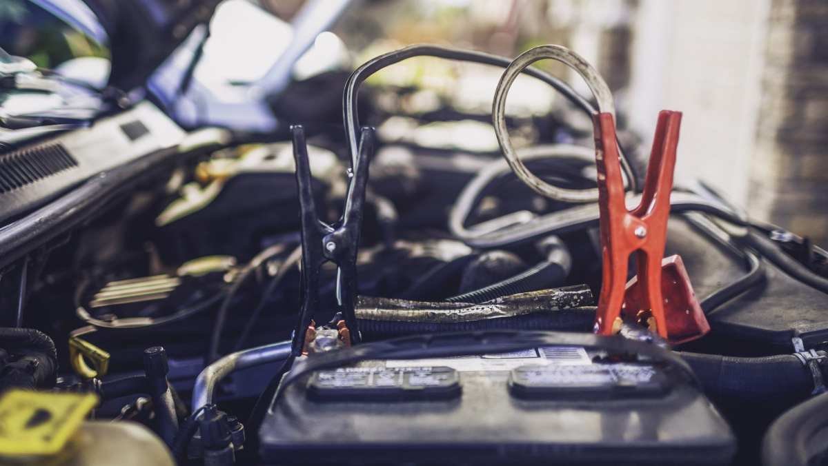 How To Start A Car With A Bad Starter, Jump Start