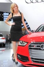 2012 Detroit Auto Show Girls