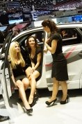 2012-geneva-motor-show-girls-2