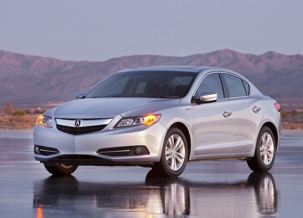 Buick Verano Vs Acura Ilx Photo Comparison Autotribute