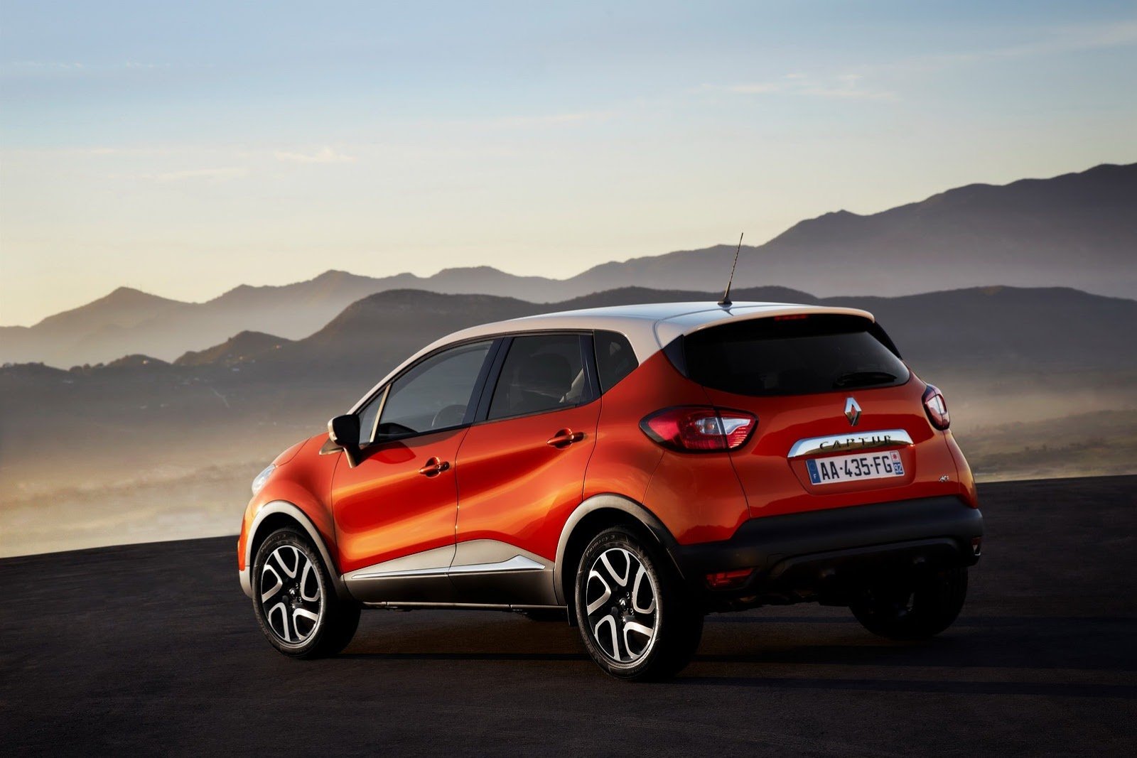 Renault Captur Crossover Photos Revealed AutoTribute