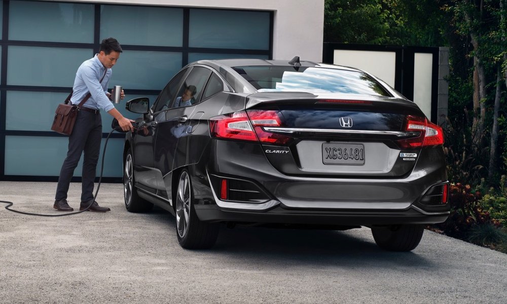 2014 Honda Odyssey Has InCar Vacuum, Details and Pictures