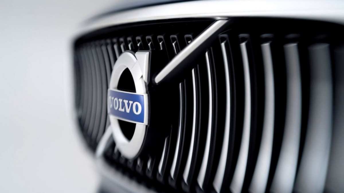 Are Volvos Good Cars - Volvo Grille Logo